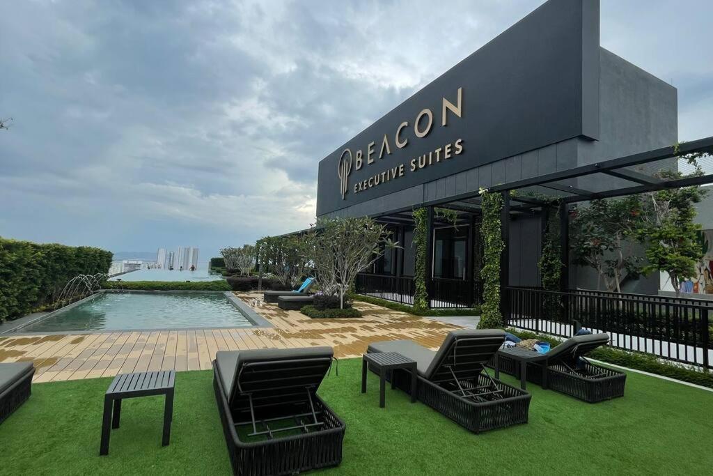 Beacon Suites With Infinity Pool At Georgetown By Wl Екстериор снимка